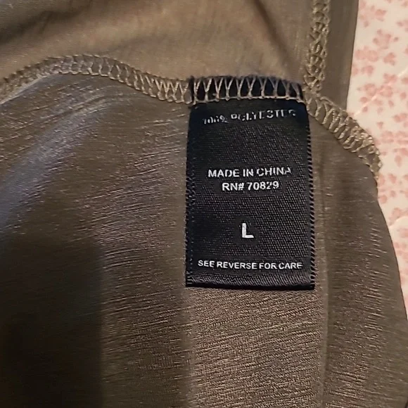 Rue 21 olive green tiered look button front blouse with skull buttons L - Picture 6 of 6